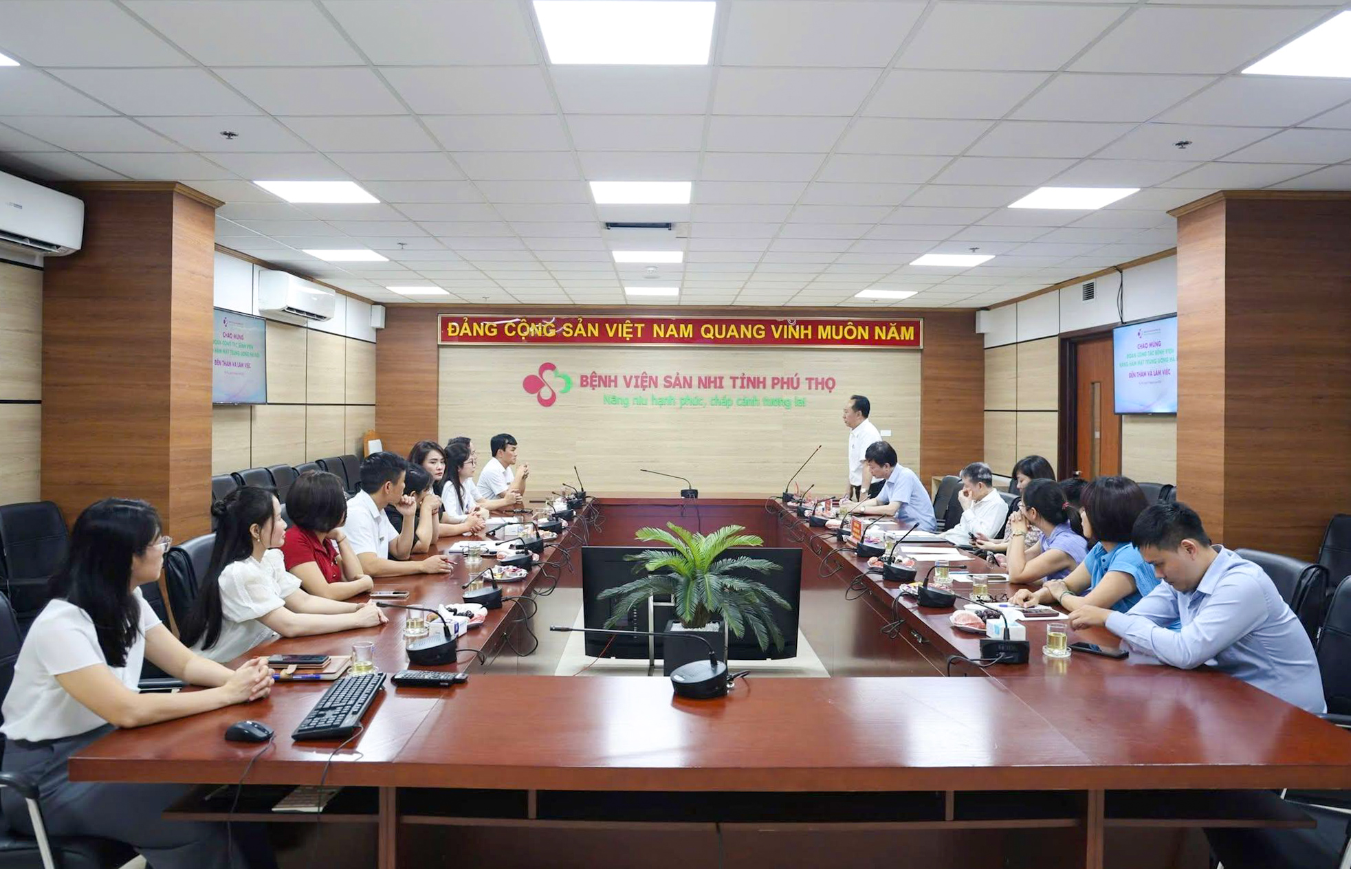 Toàn cảnh buổi làm việc